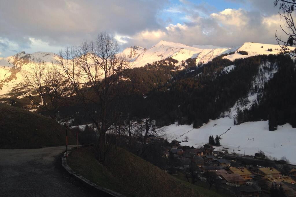 Cozy Dans 6 Pers Voiture 4 Roues Motrice A Dispo La Clusaz