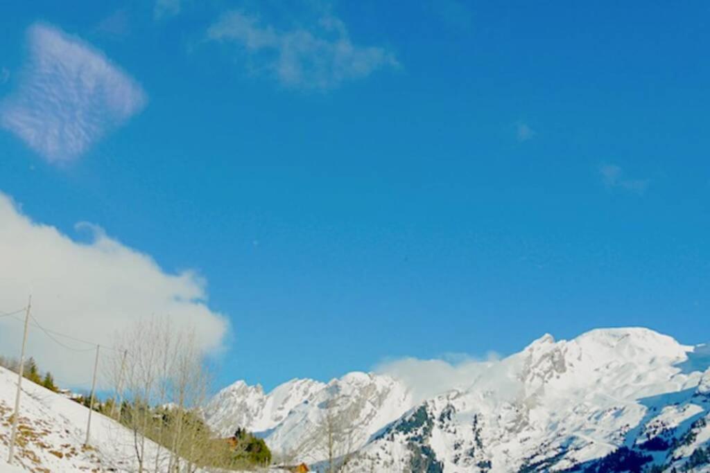 Cozy Dans 6 Pers Voiture 4 Roues Motrice A Dispo * La Clusaz